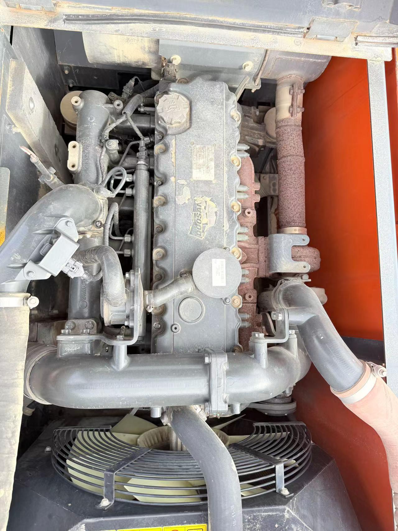 Buy Doosan DH215-9 Used Excavator / 8