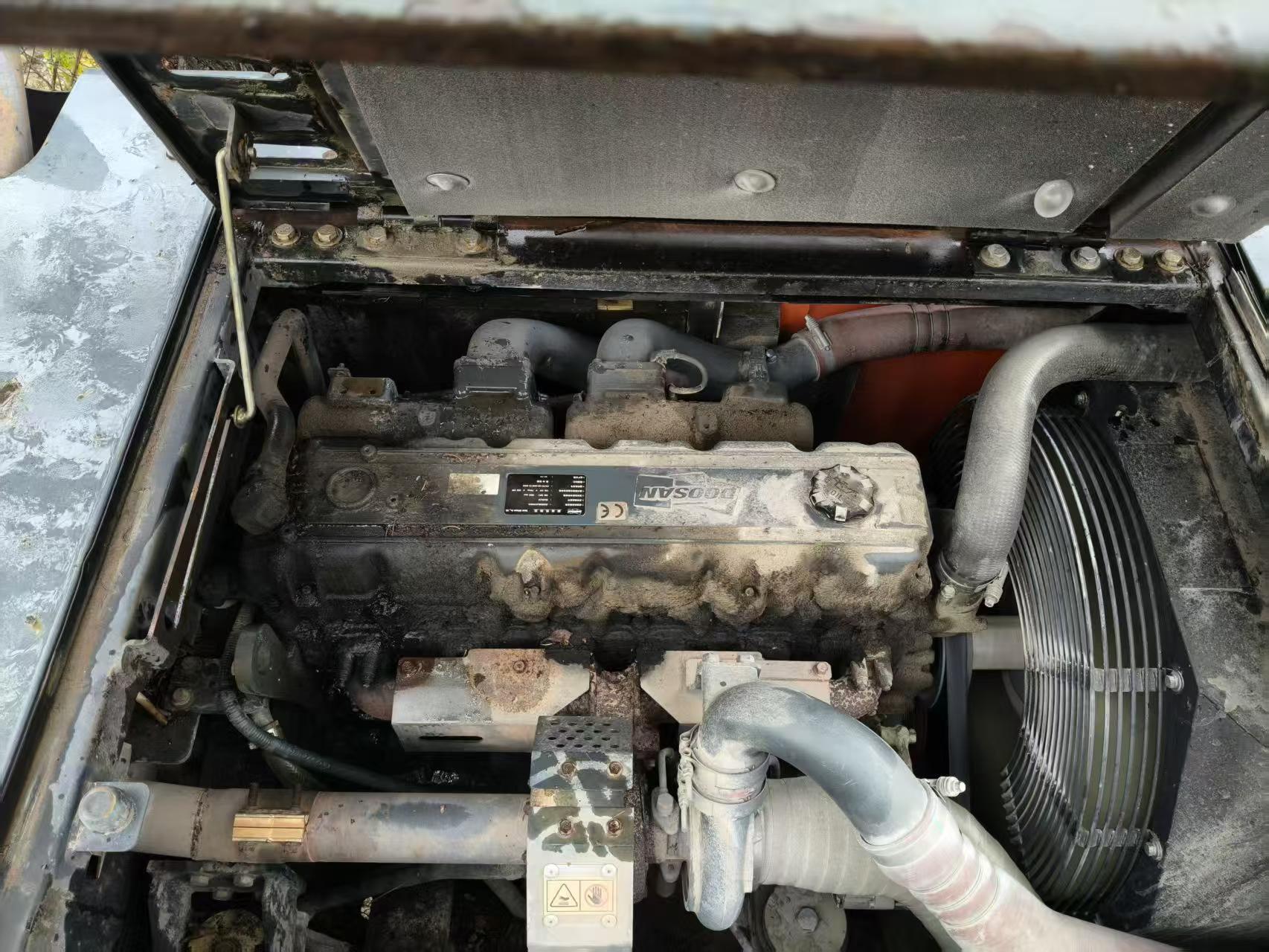 Compre Escavadeira Doosan S300 Usada / 2