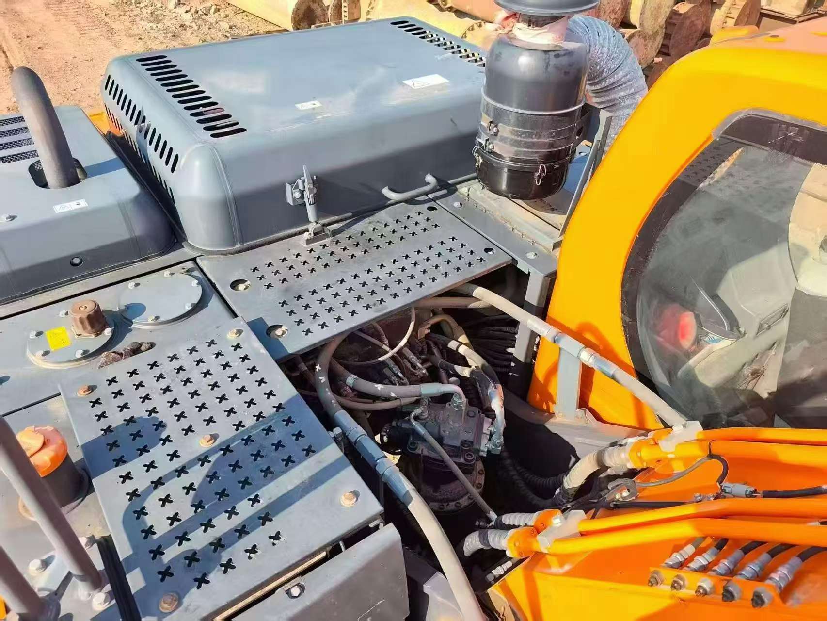 Buy Doosan DX215-9C Used Excavator / 3