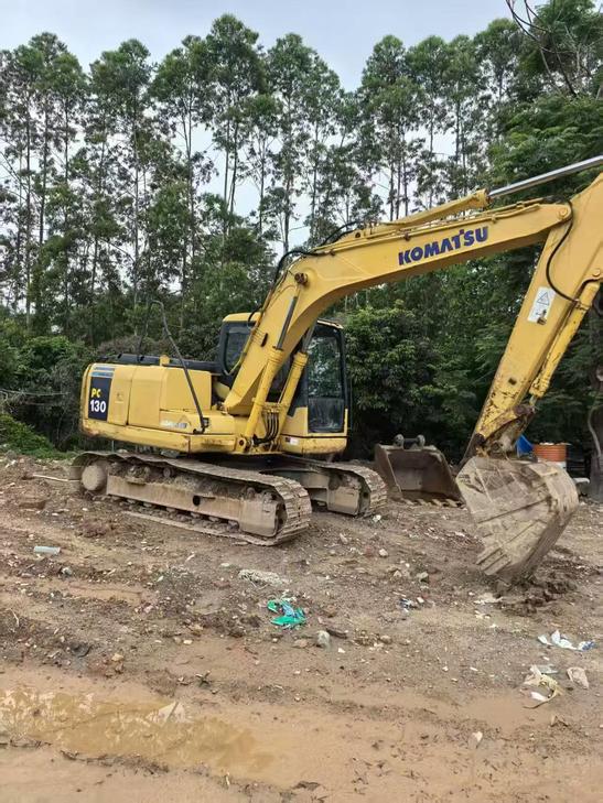 Buy Komatsu PC130-7 Used Excavator / 1