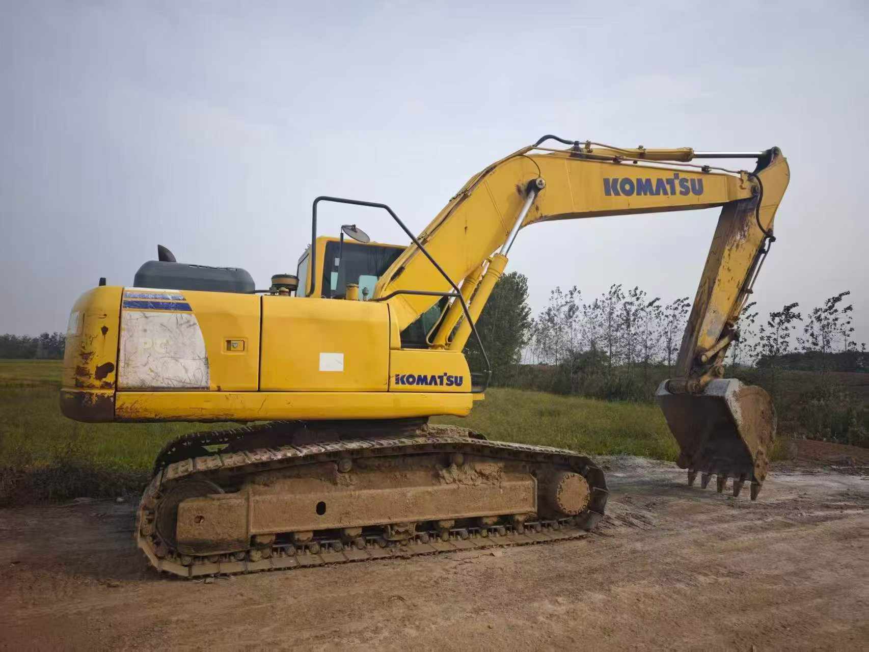 Buy Komatsu PC200 Used Excavator / 4