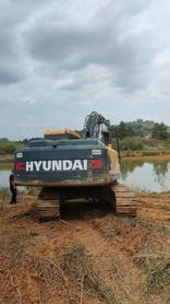 Buy Hyundai R215VS Used Excavator / 3 Buy Hyundai R215VS Used Excavator / 3