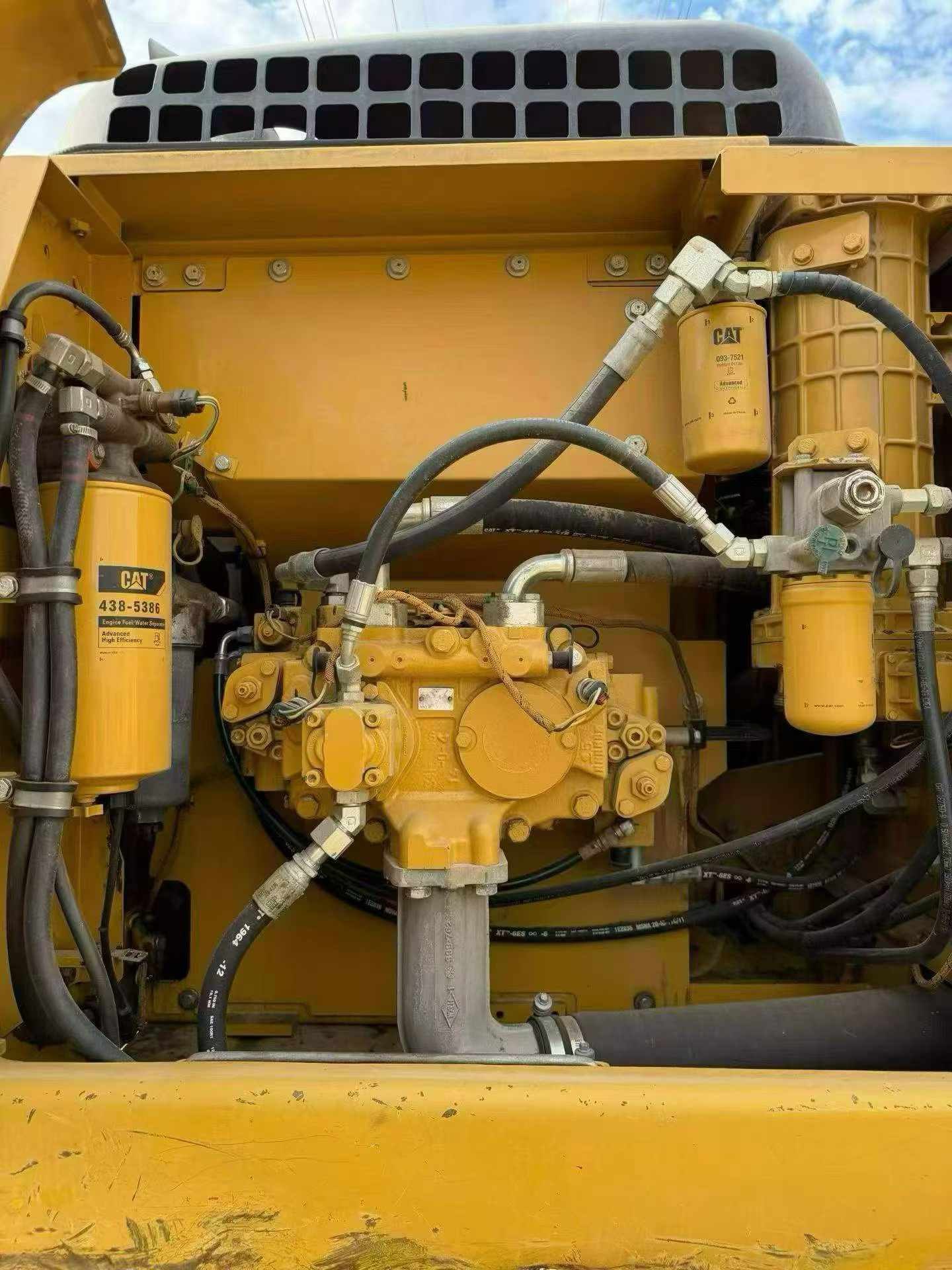 Buy Caterpillar 323D2L Used Excavator / 7