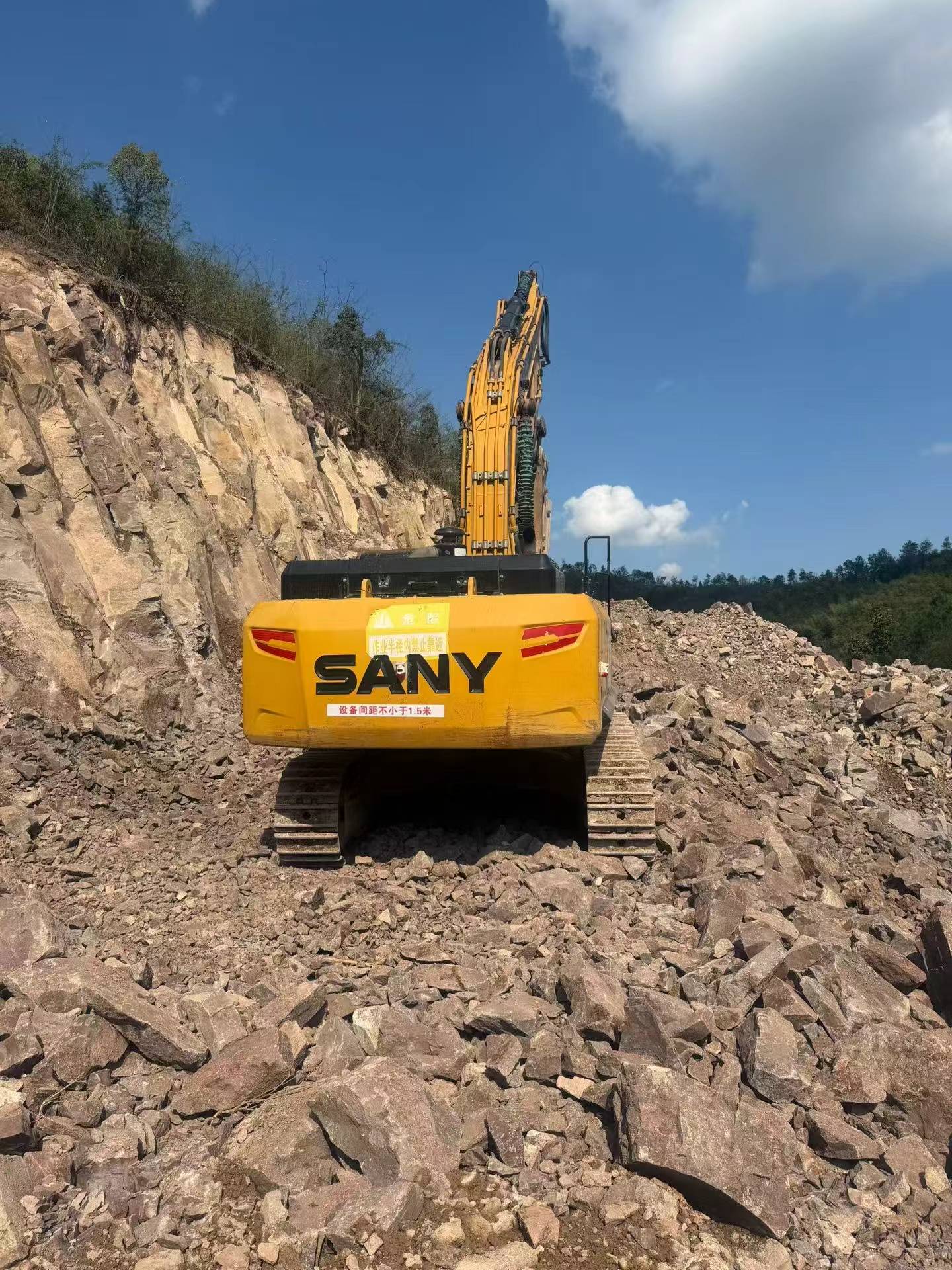 Buy Sany SY600HB Used Excavator / 3