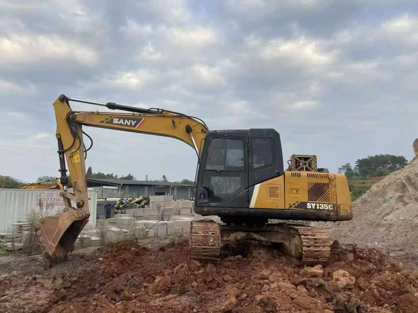 Buy Sany SY135 Used Excavator / 2