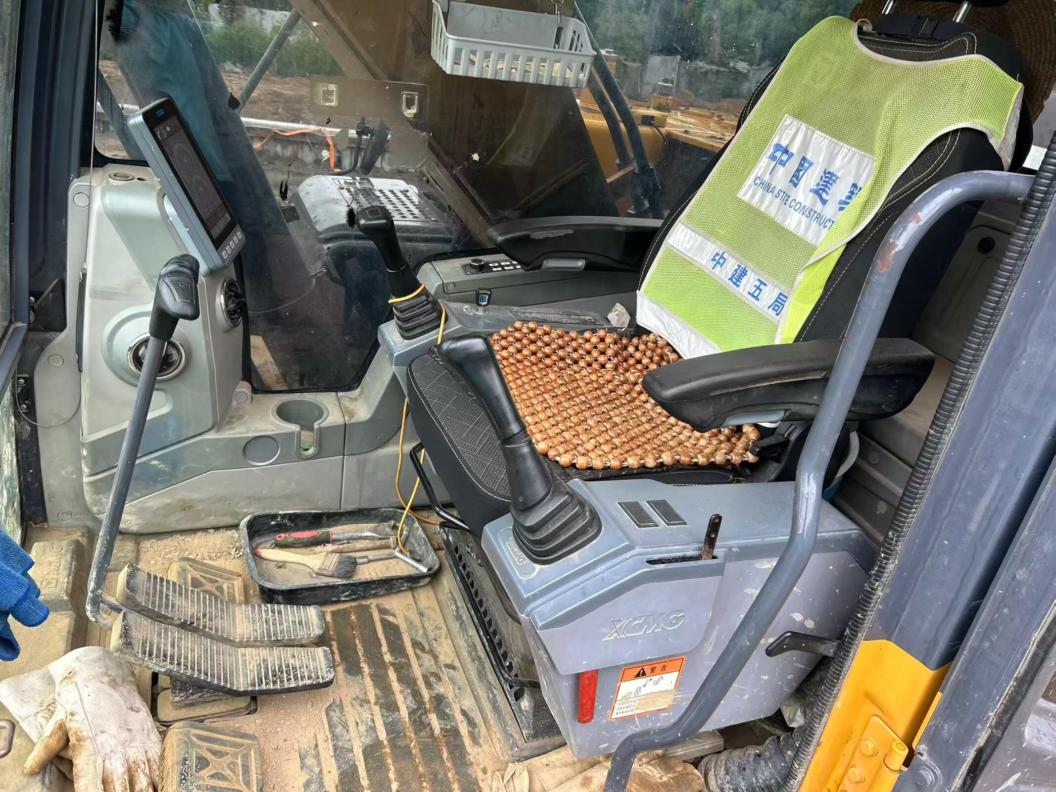 Buy XCMG XE200 Used Excavator / 4