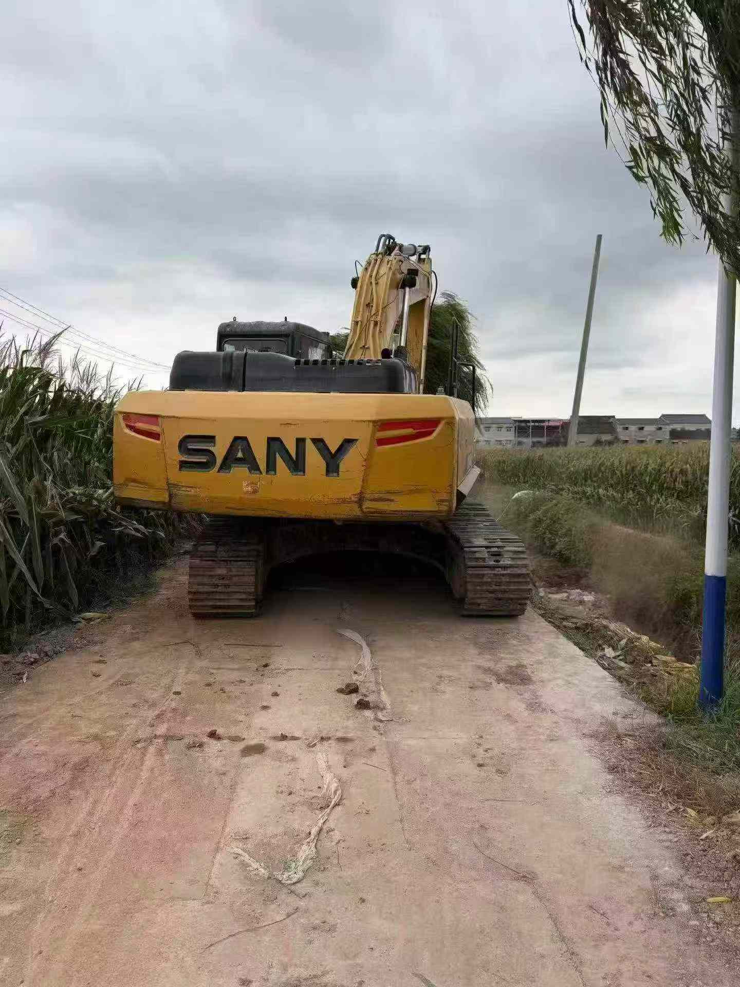 Buy Sany SY245H Used Excavator / 3