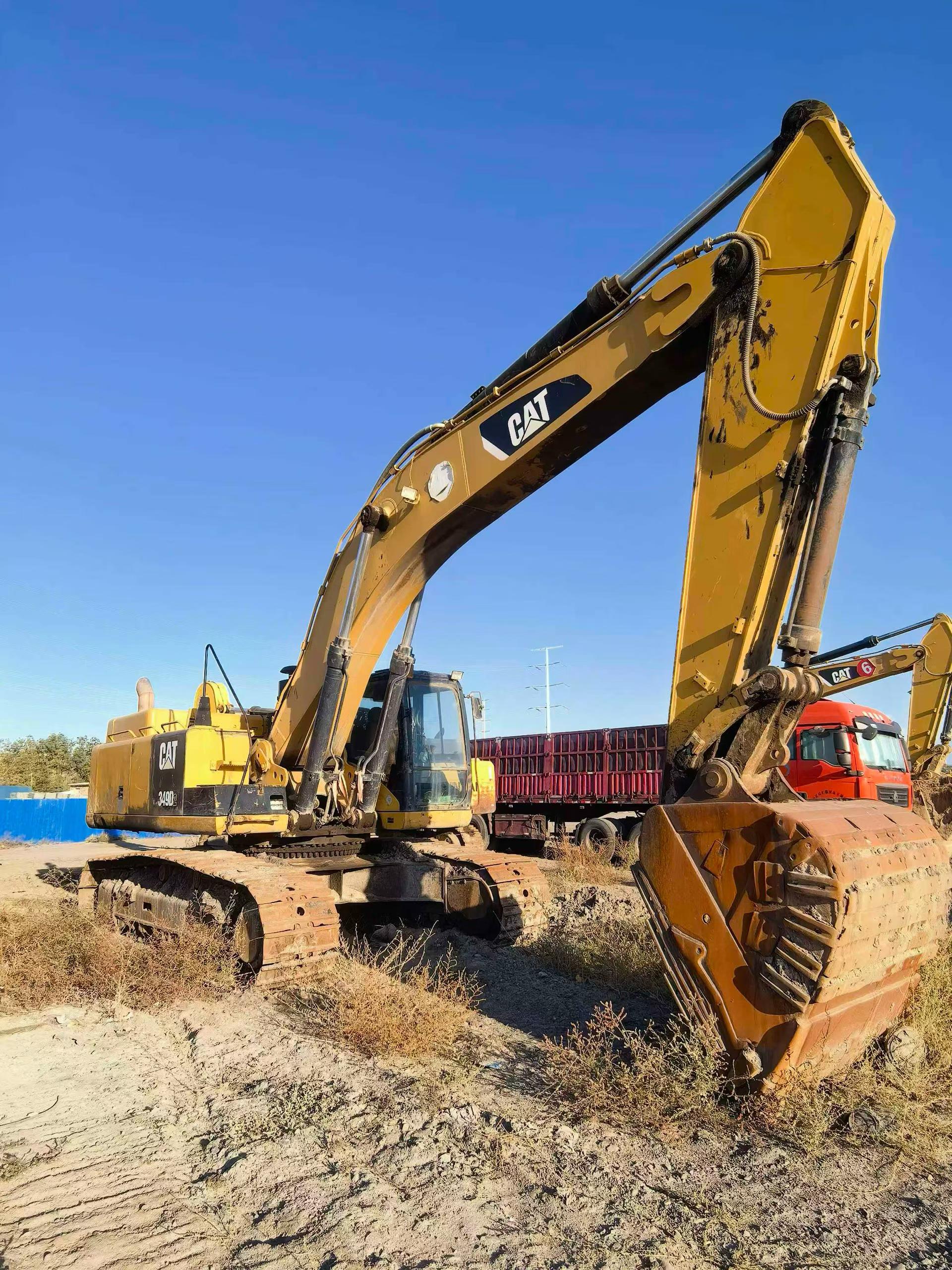شراء حفارة Caterpillar 345D مستعملة / 2