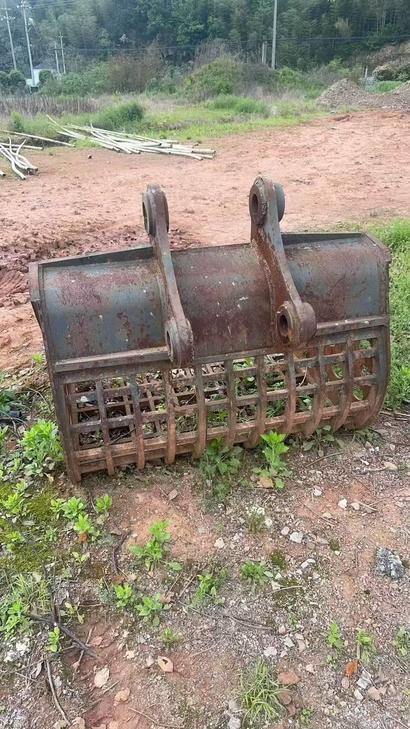 Buy Hyundai R215VS Used Excavator / 1