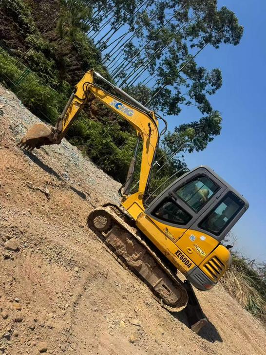 Buy XCMG XE60 Used Excavator / 1