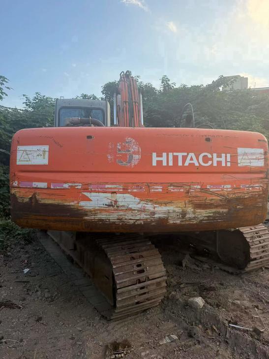 Buy Hitachi ZX200-6 Used Excavator / 1