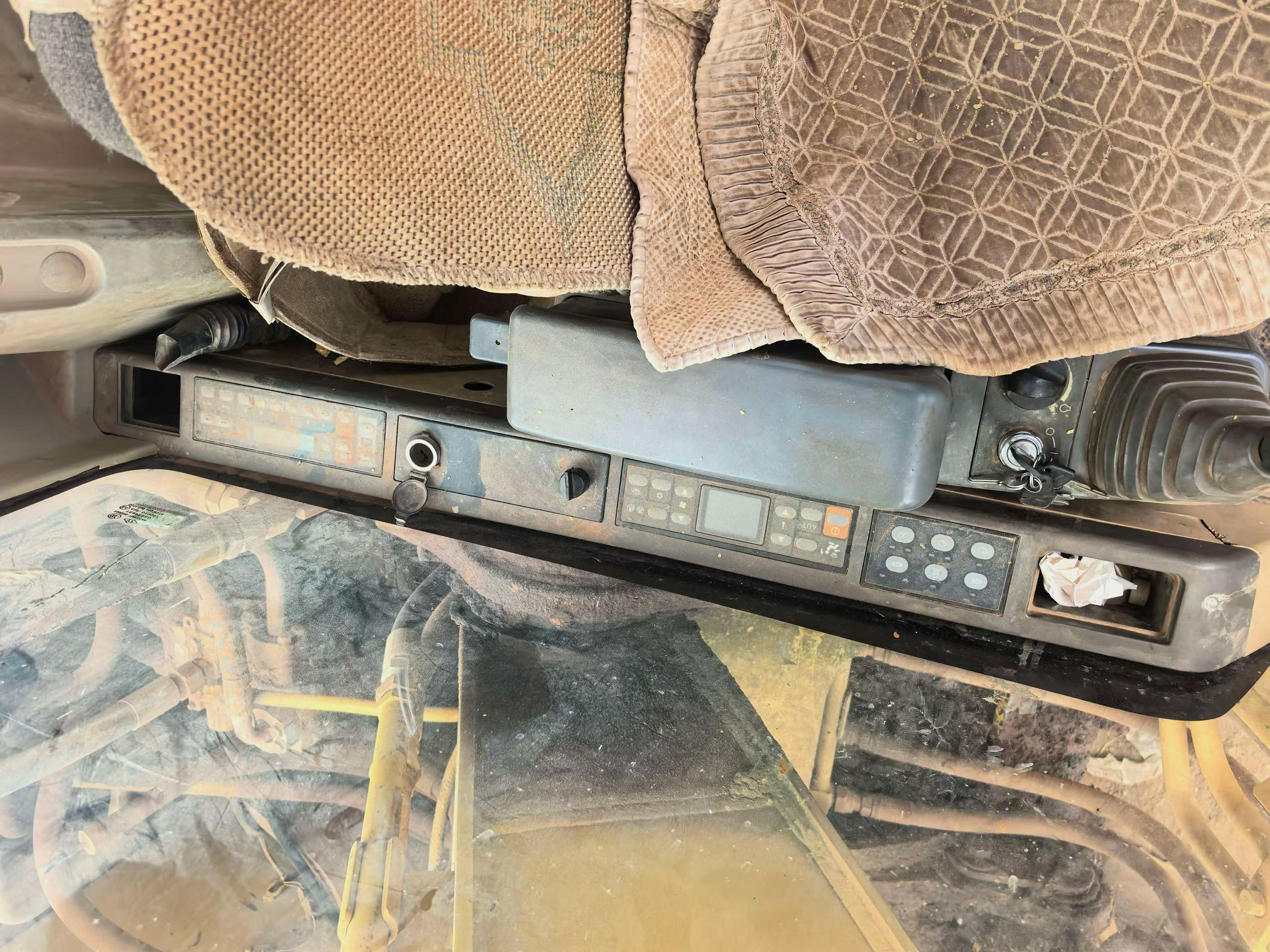 Buy Caterpillar Used Excavator / 6