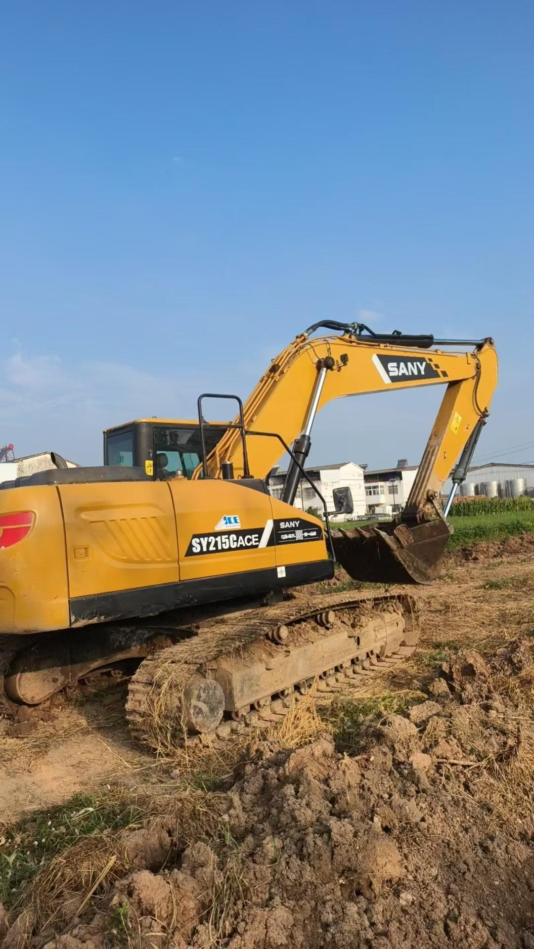Buy Sany SY215C Used Excavator / 2
