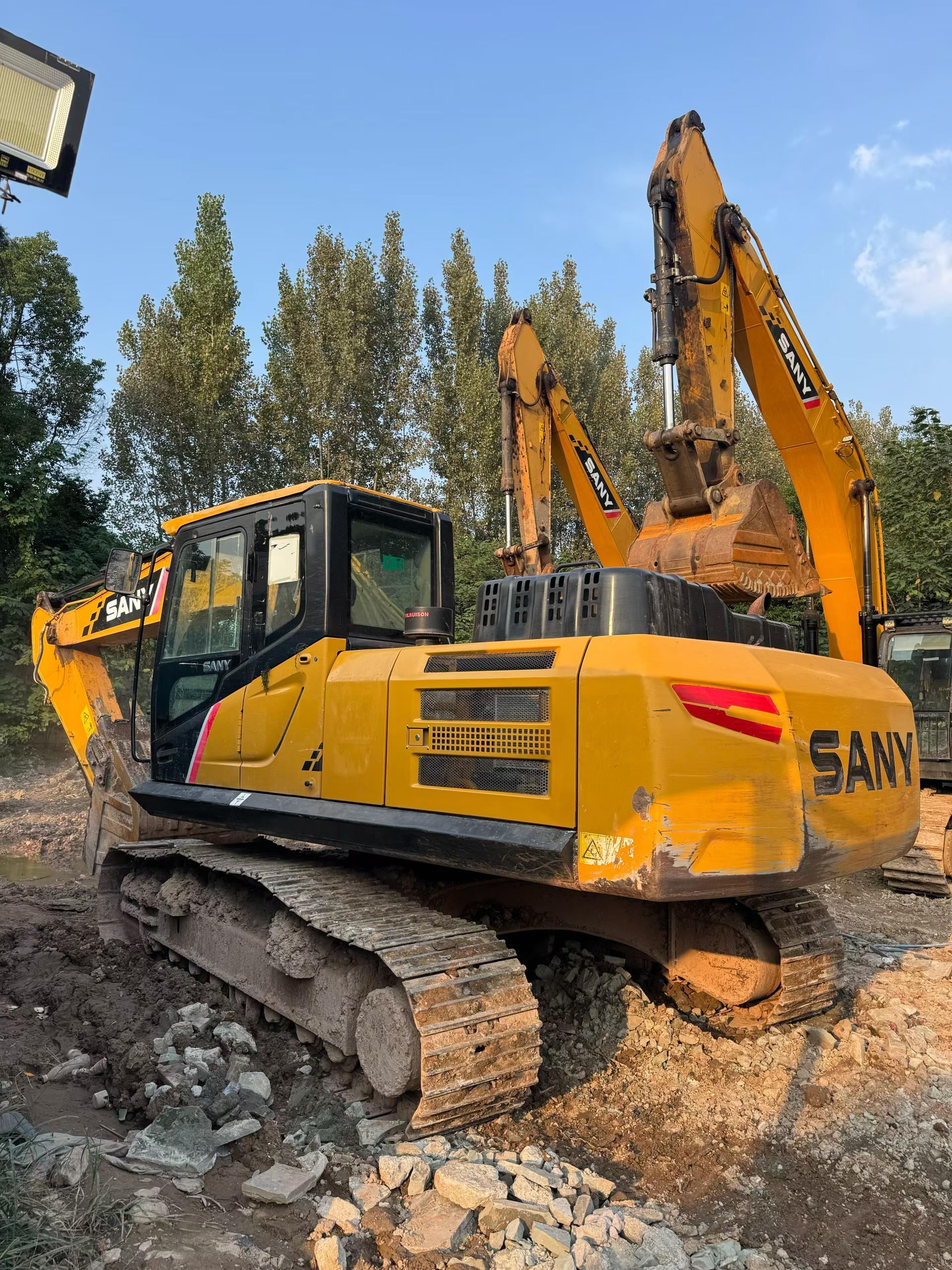 Buy Sany SY255H Used Excavator / 2