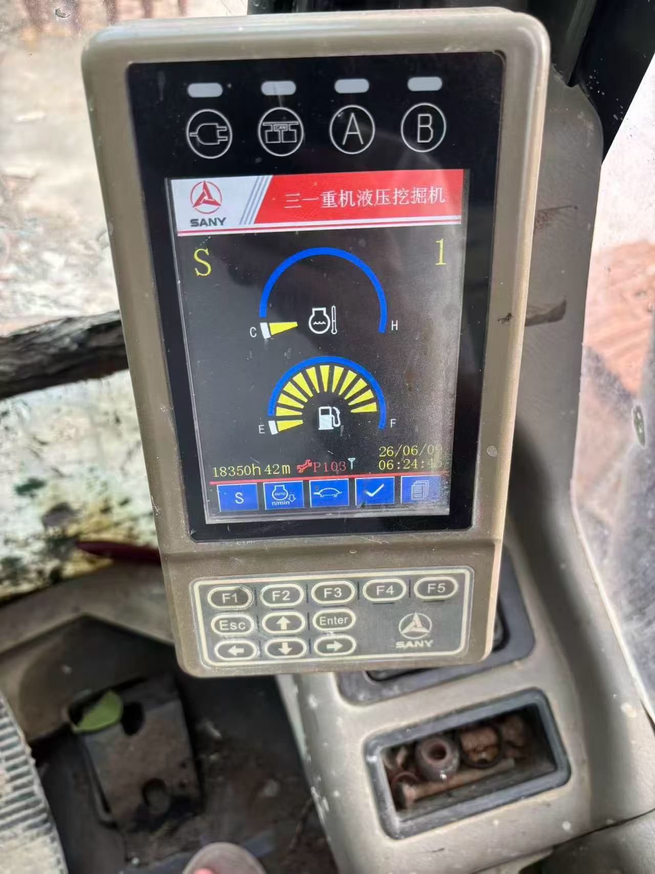 Buy Sany SY215C-8 Used Excavator / 3