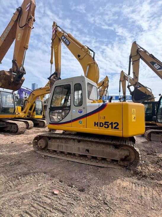Buy Kato HD512-6 Used Excavator / 1