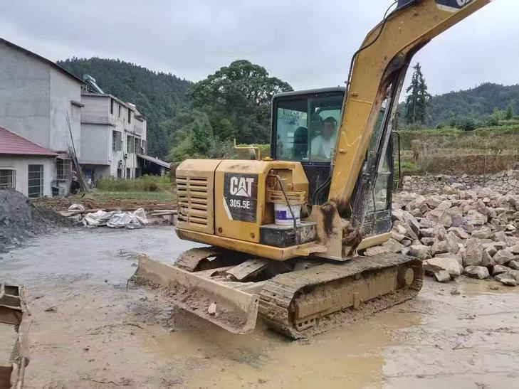 Buy Caterpillar 305.5 Used Excavator / 1