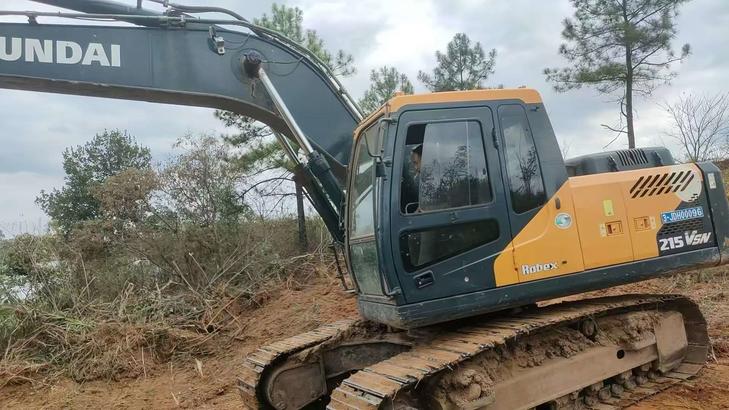 Buy Hyundai R215VS Used Excavator / 1