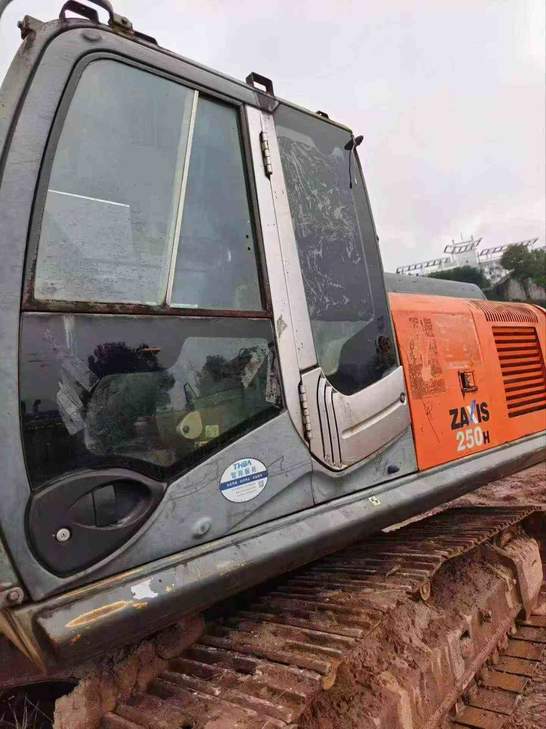 Buy Hitachi ZW250 Used Excavator / 1