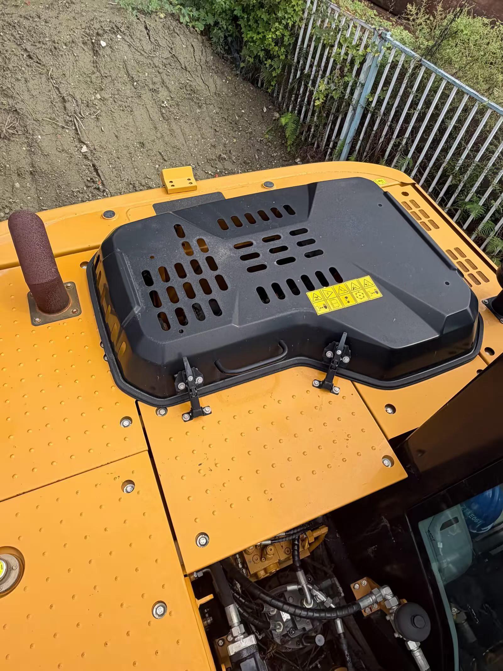 Buy Sany SY135 Used Excavator / 8