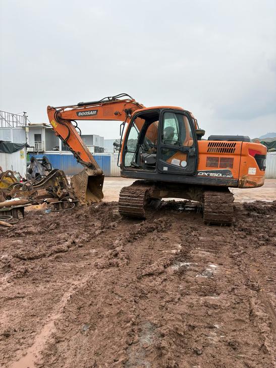 Buy Doosan DH150 Used Excavator / 1