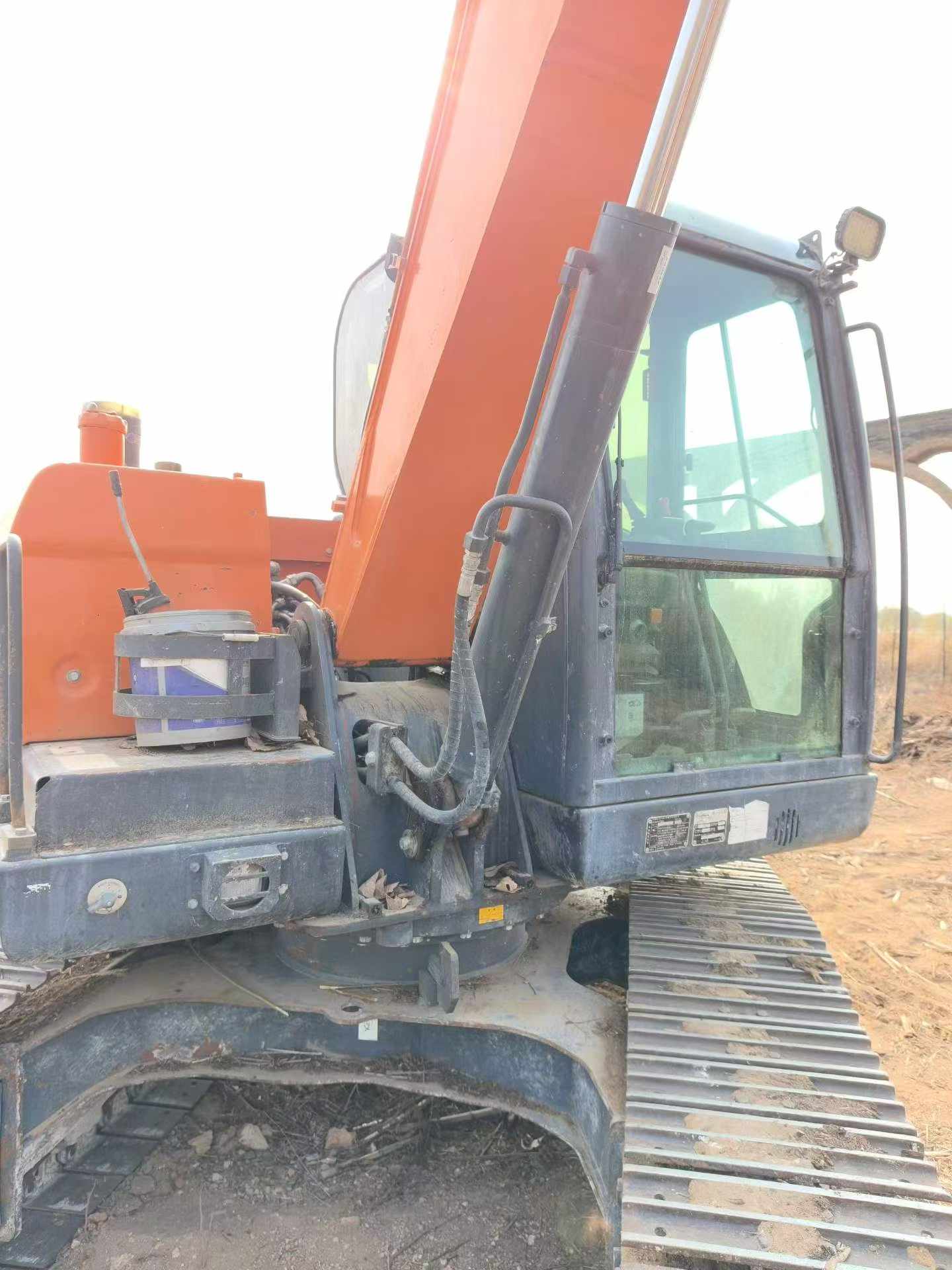 Compre Excavadora Doosan DX75 Usada / 4