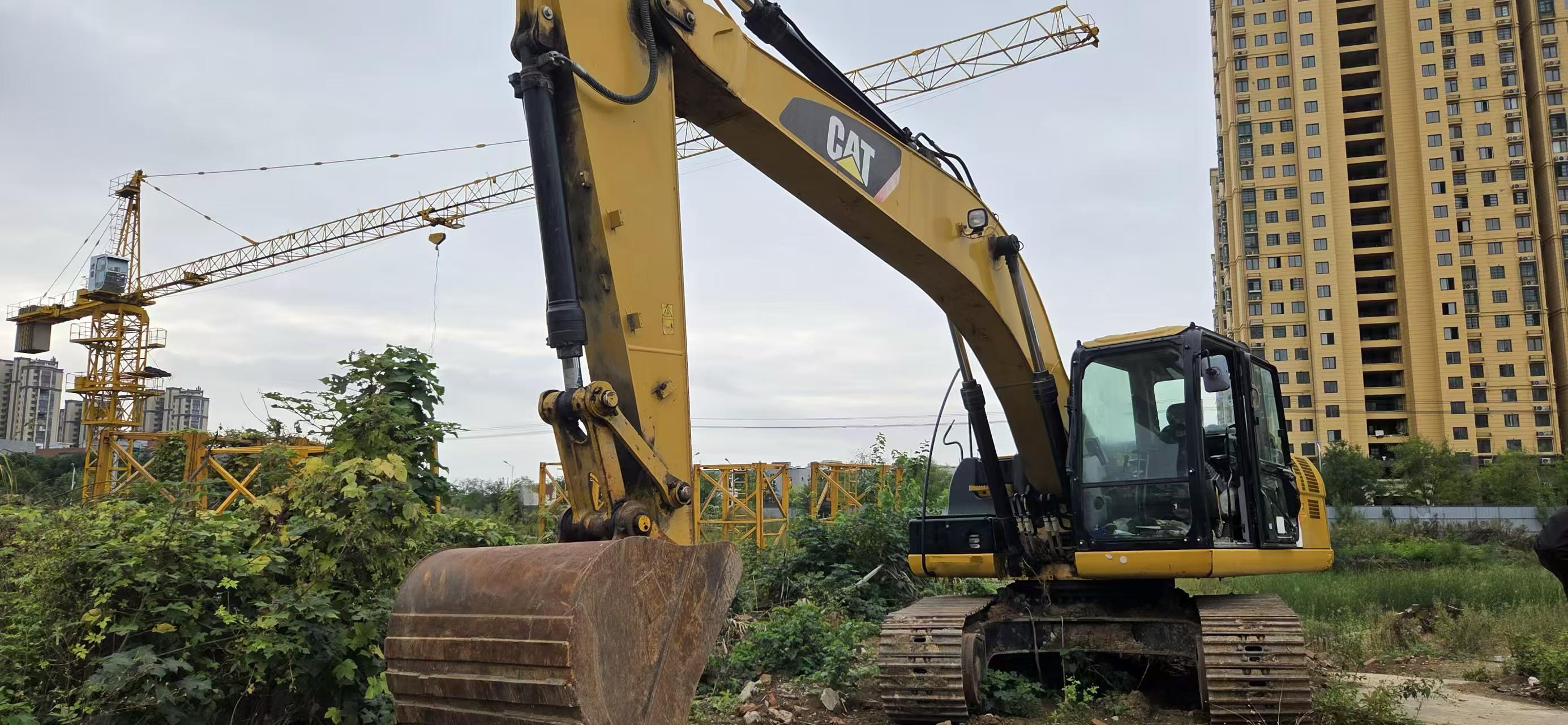 Buy Caterpillar 320D Used Excavator / 9