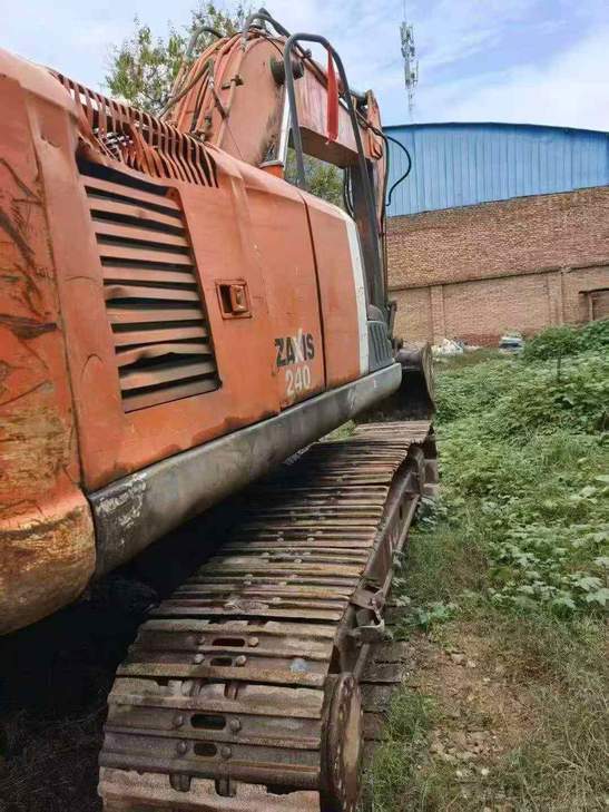Buy Hitachi EX240-3 Used Excavator / 1