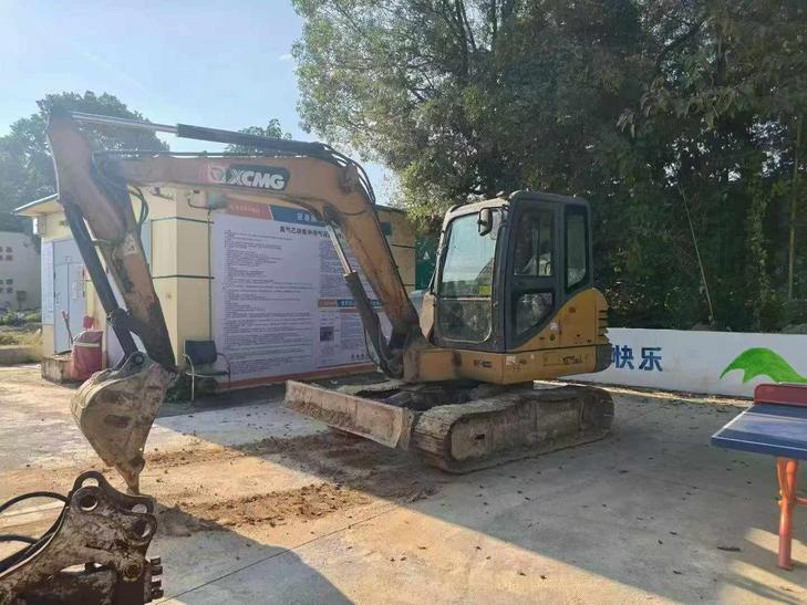 Buy XCMG XE60 Used Excavator / 1