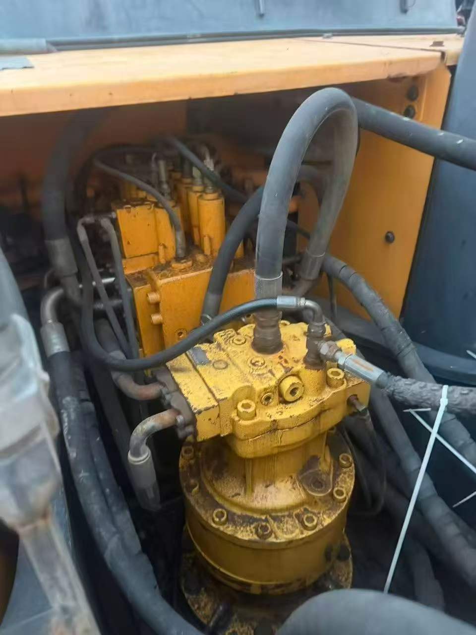 Buy Hyundai R215-7 Used Excavator / 4