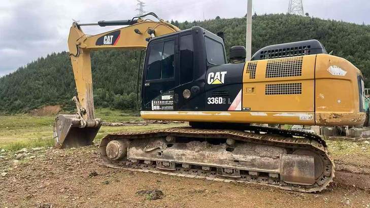 Buy Caterpillar 326DL Used Excavator / 1