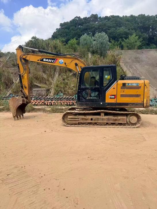 Buy Sany SY135 Used Excavator / 1
