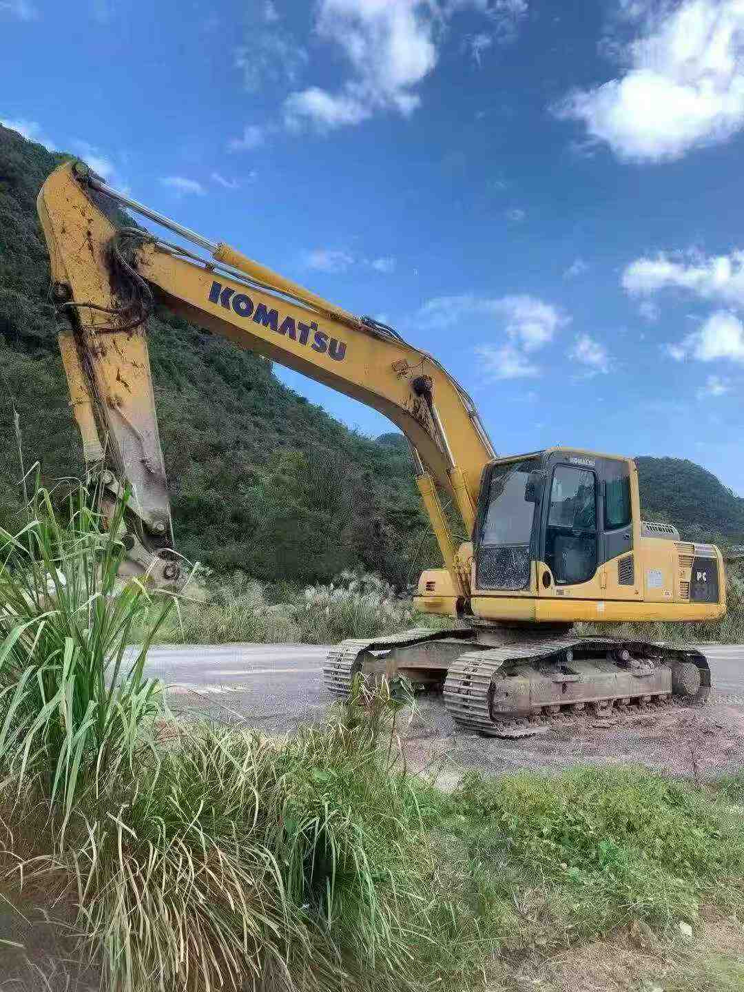 Buy Komatsu PC200 Used Excavator / 1