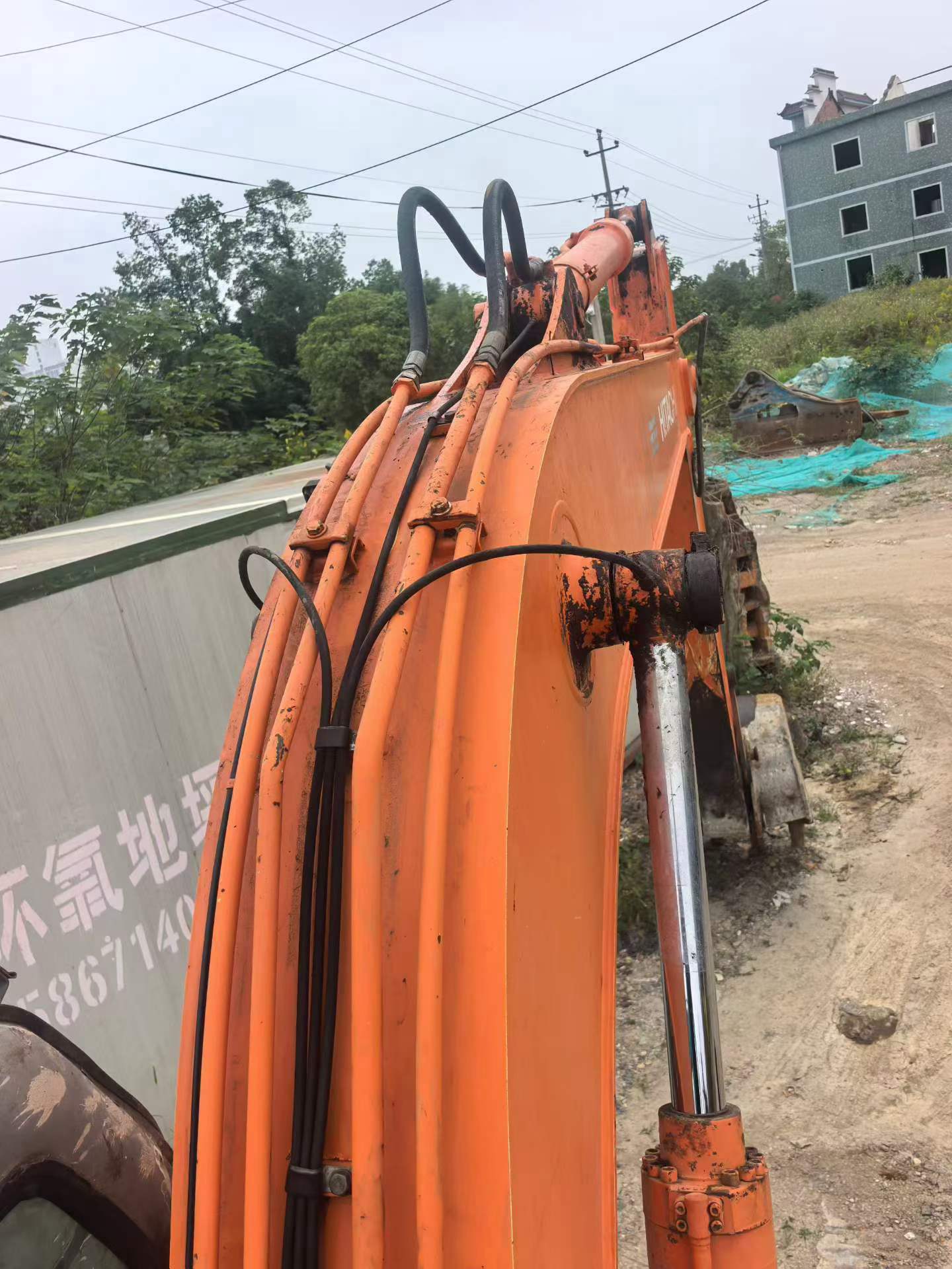 Buy Hitachi EX120-6 Used Excavator / 9 Buy Hitachi EX120-6 Used Excavator / 9