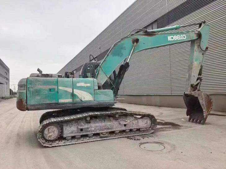 Buy Kobelco SK200 Used Excavator / 1