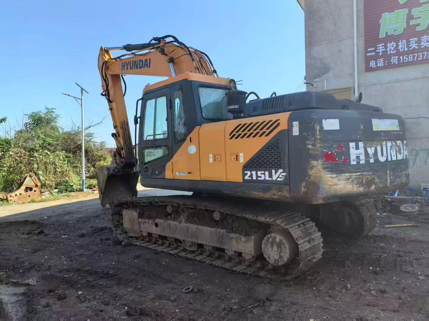Buy Hyundai R215-7 Used Excavator / 1
