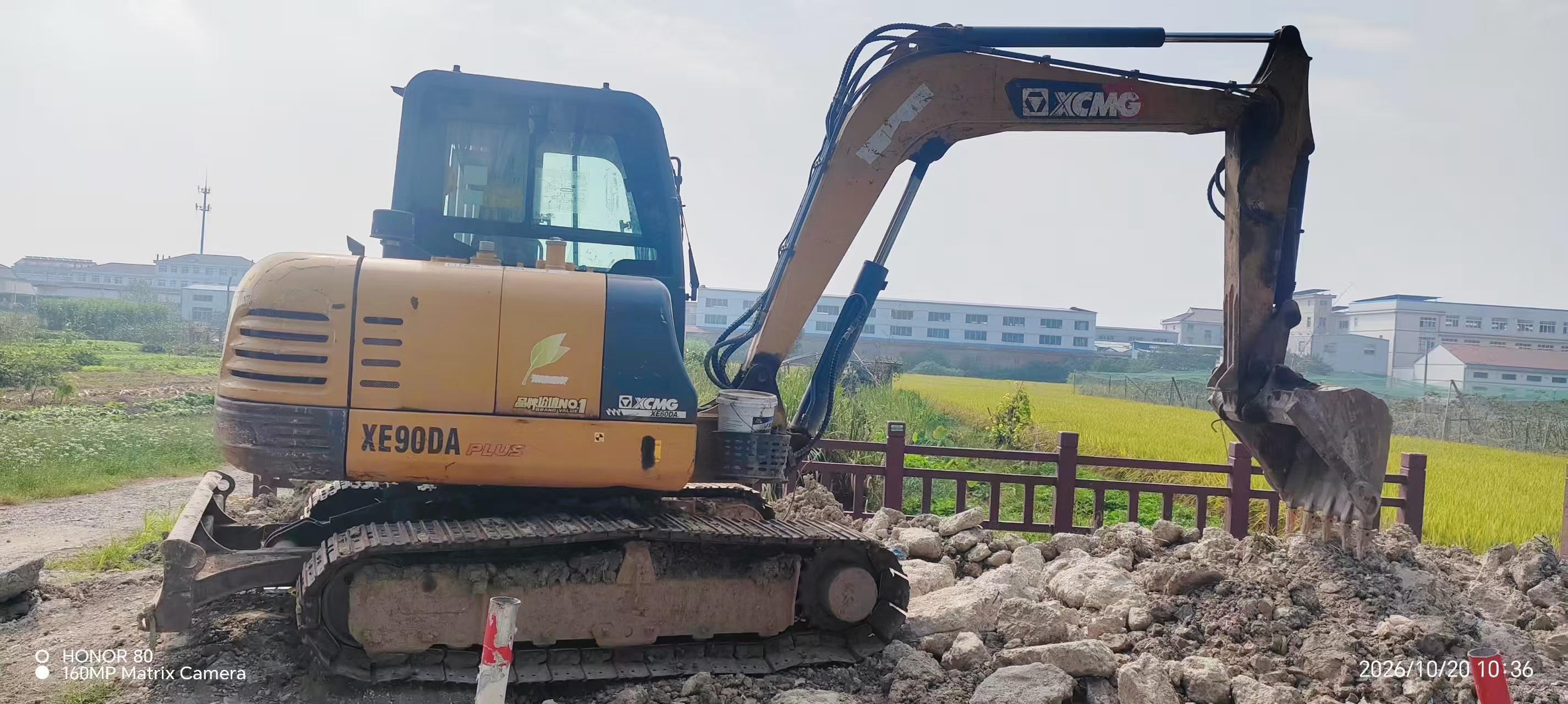 Buy XCMG XE60 Used Excavator / 1