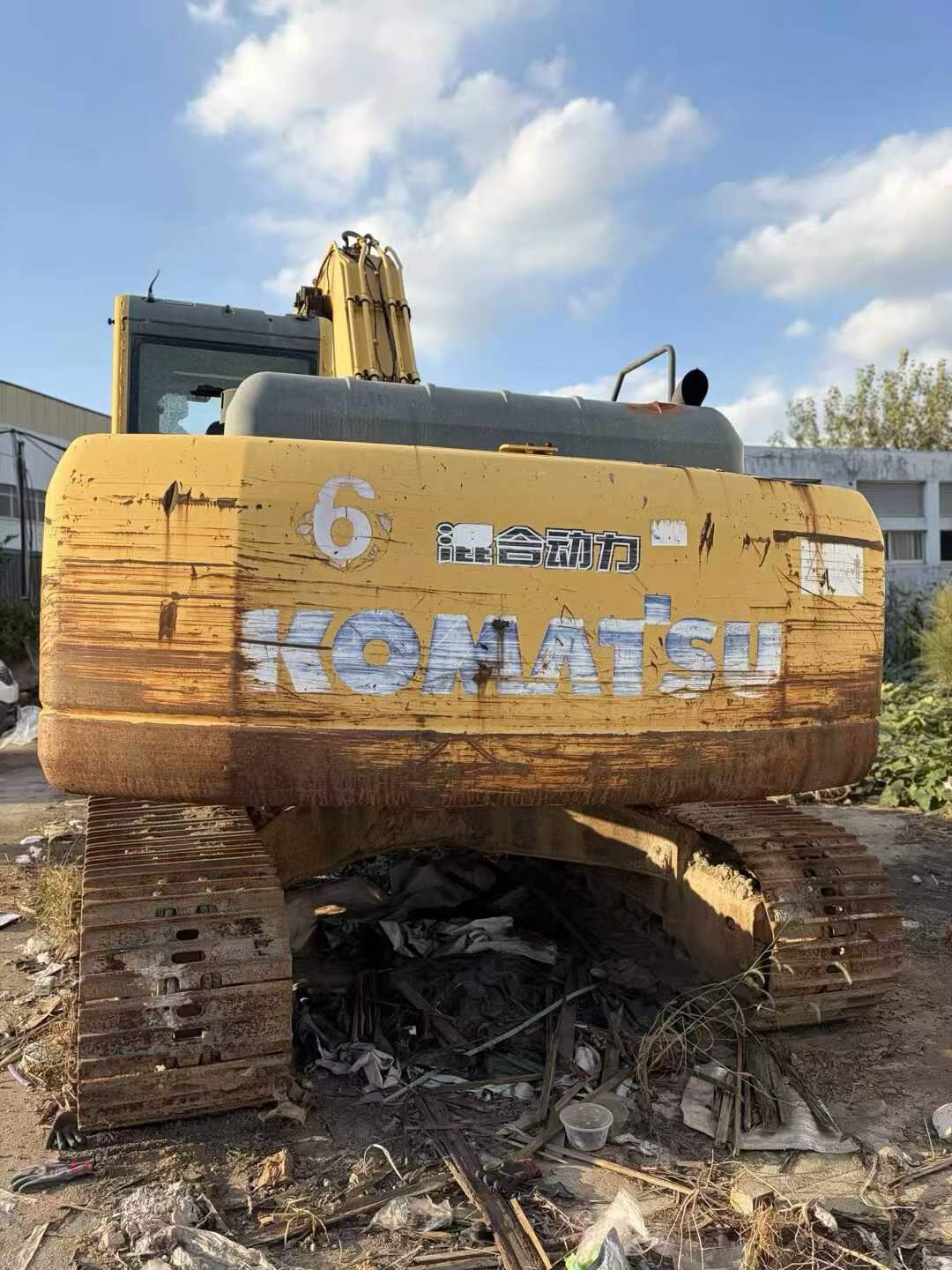 Compre Excavadora Komatsu HB215LC-1 Usada / 2