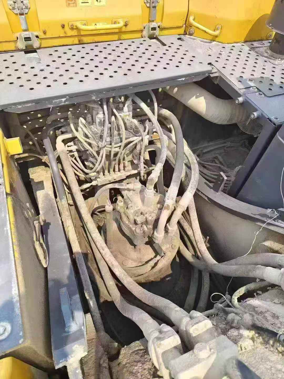 Compre Excavadora Volvo L250G Usada / 5