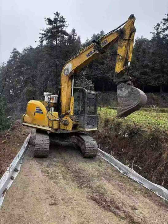 Buy Komatsu PC70-8 Used Excavator / 1