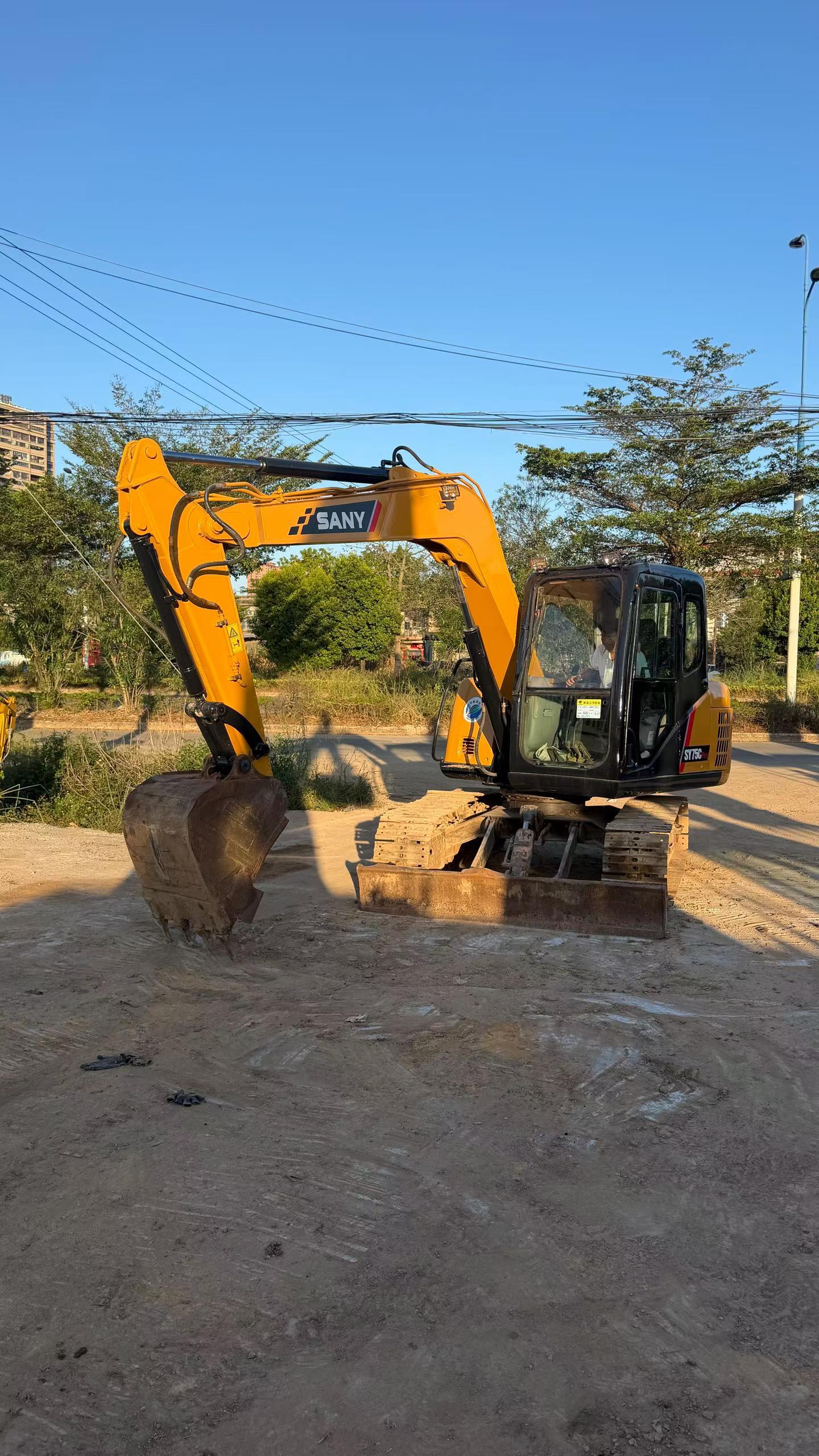 Buy Sany SY75C-8 Used Excavator / 2 Buy Sany SY75C-8 Used Excavator / 2