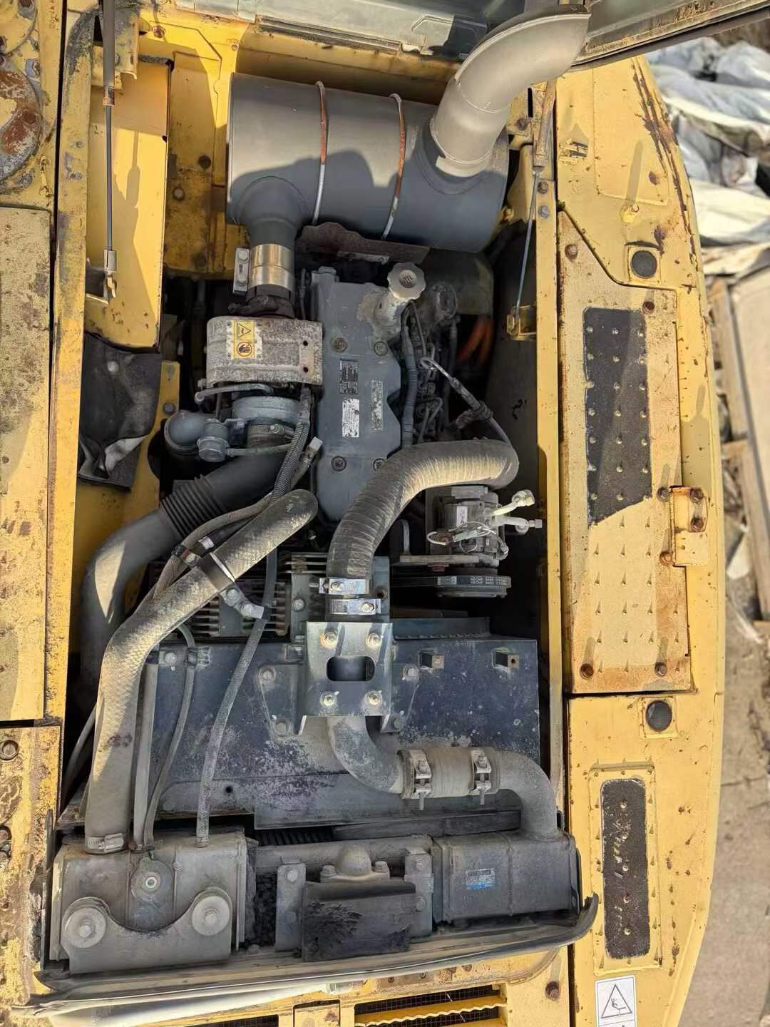 Compre Excavadora Komatsu HB215LC-1 Usada / 4
