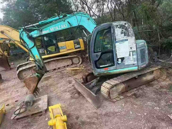 Buy Kobelco SK70 Used Excavator / 1