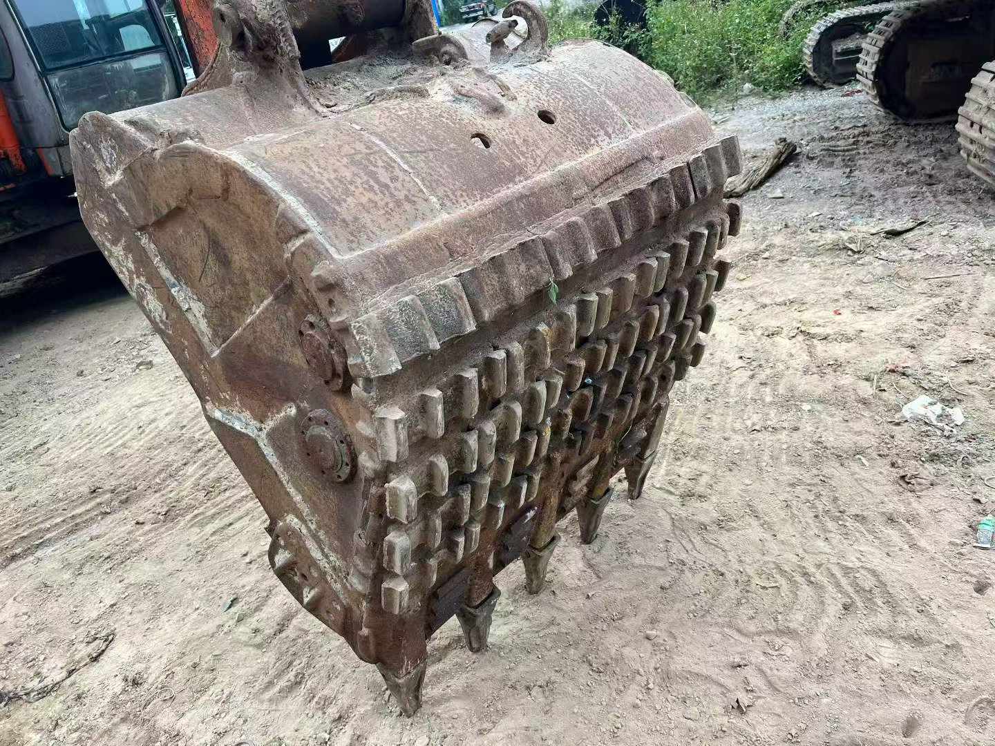 Buy Hitachi ZX200-6 Used Excavator / 9 Buy Hitachi ZX200-6 Used Excavator / 9