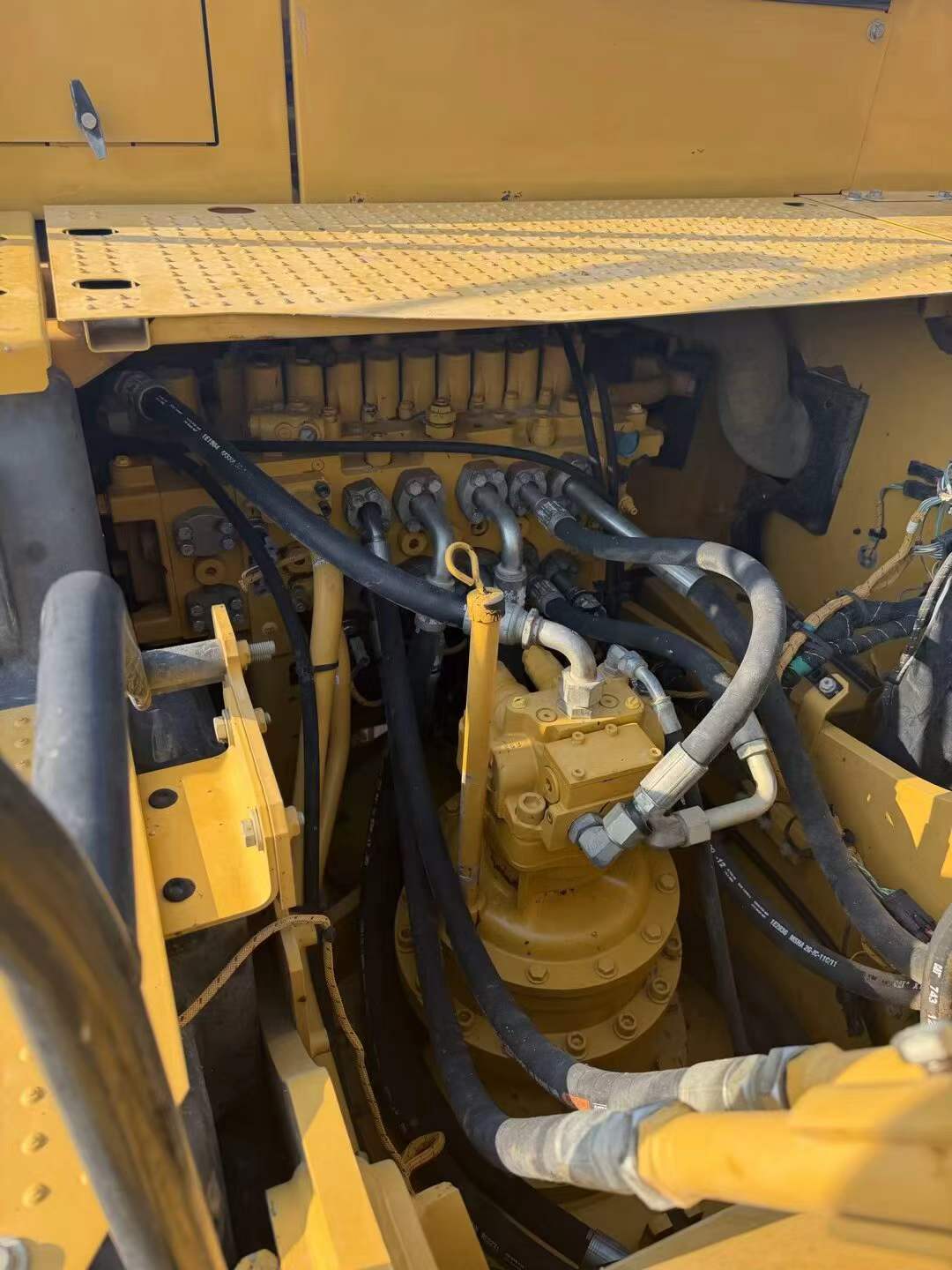 Buy Caterpillar 320A Used Excavator / 2