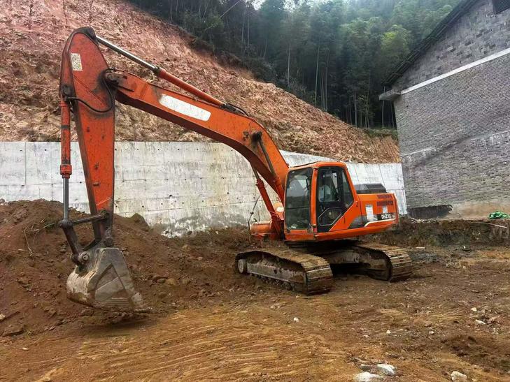 Buy Doosan DH215-9E Used Excavator / 1