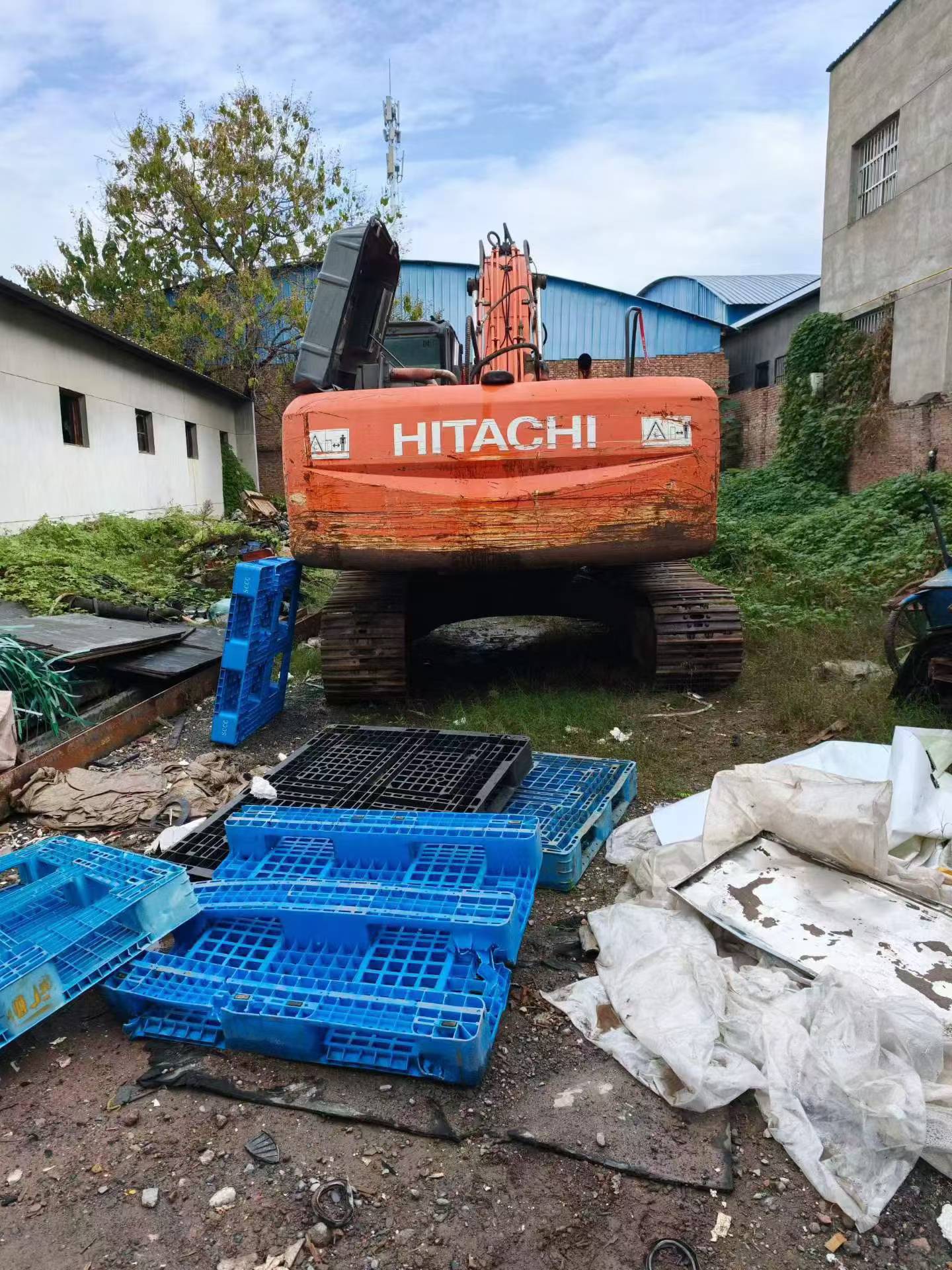 Buy Hitachi EX240-3 Used Excavator / 4 Buy Hitachi EX240-3 Used Excavator / 4