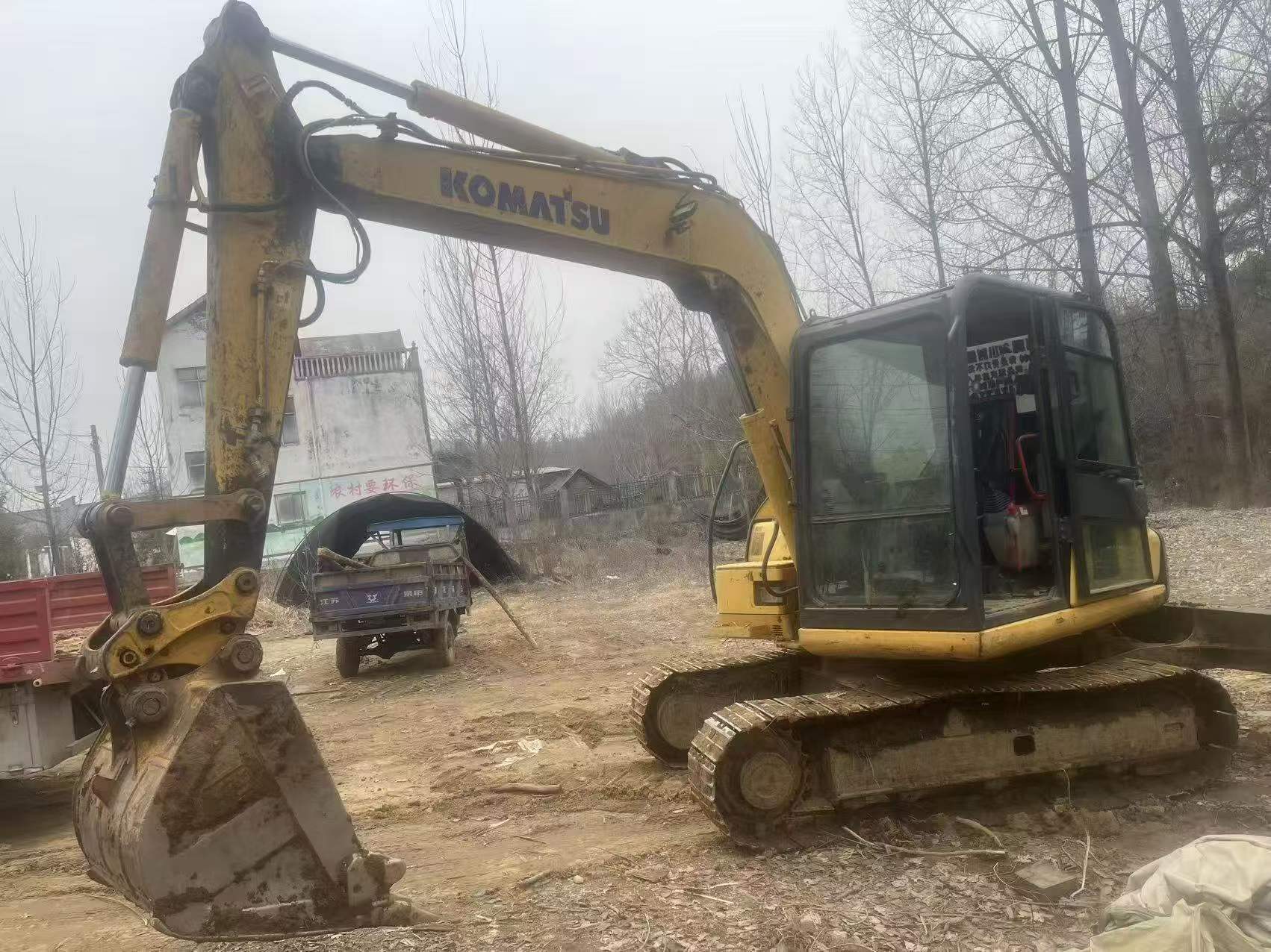 Buy Komatsu PC60 Used Excavator / 4 Buy Komatsu PC60 Used Excavator / 4