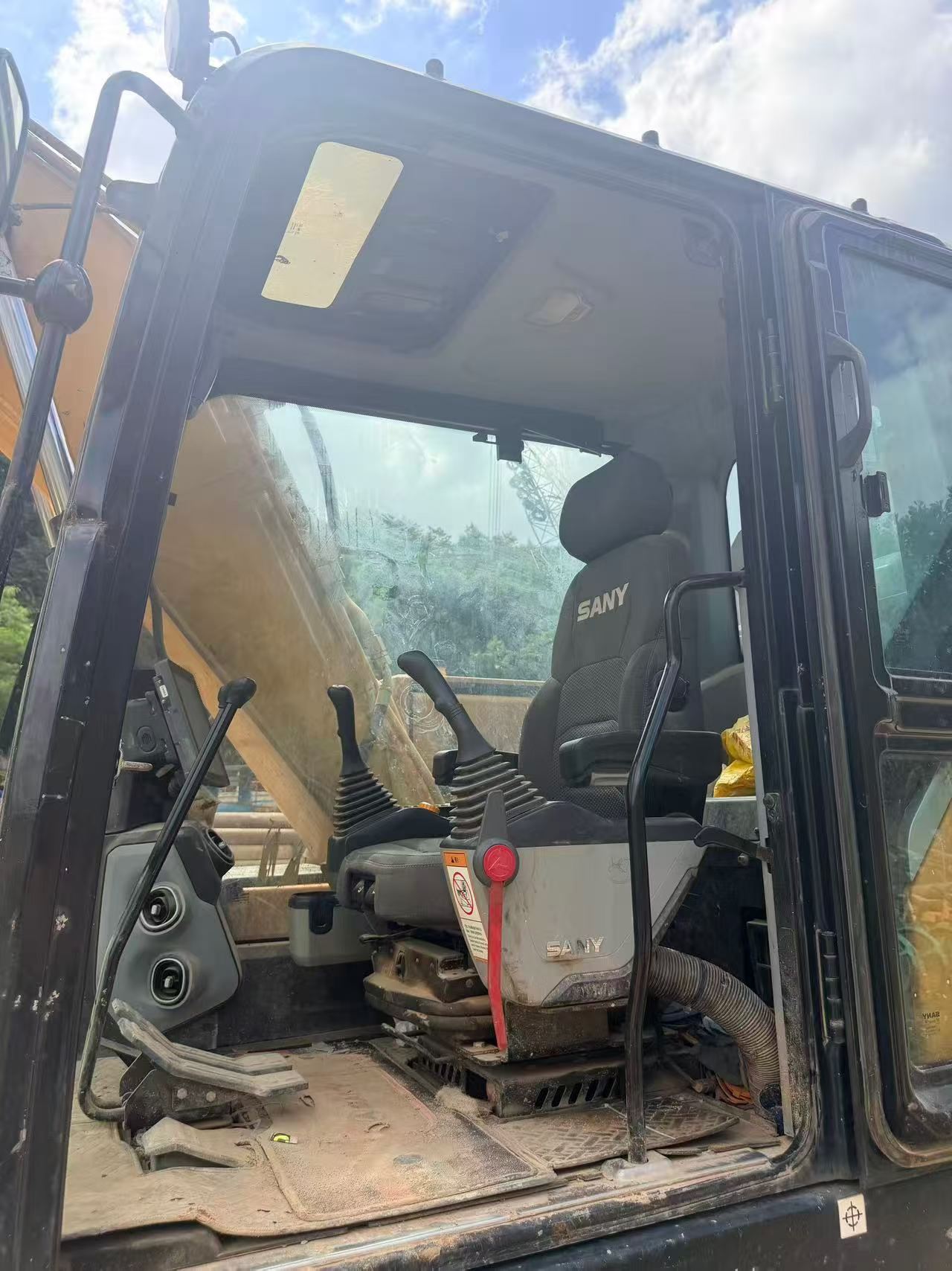 Buy Sany SY135 Used Excavator / 3 Buy Sany SY135 Used Excavator / 3