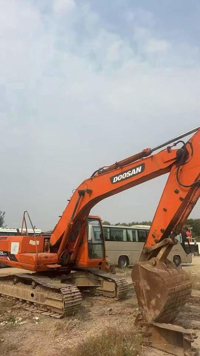 Buy Doosan DH225-7 Used Excavator / 1